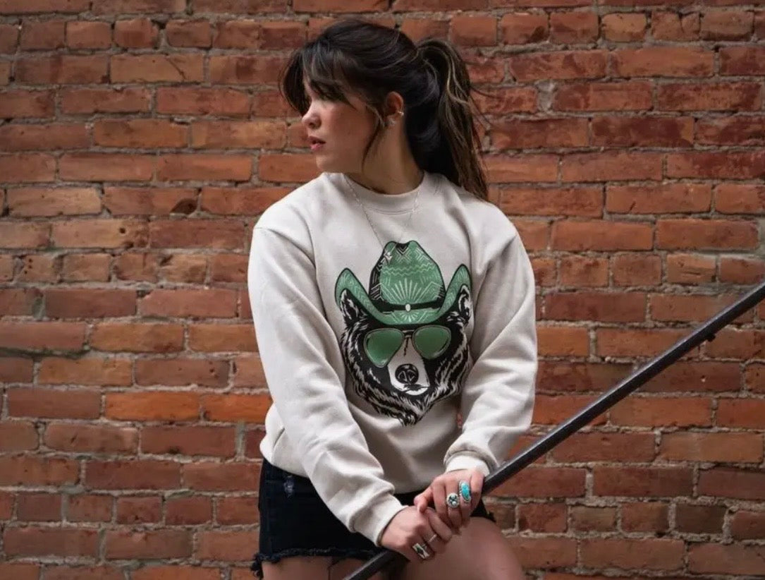 Hey Bear Graphic Pullover